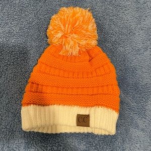 Pom Beanie EUC
